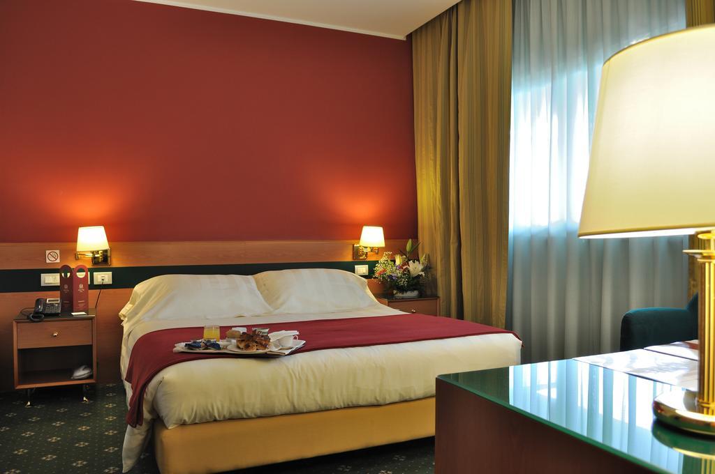 Bv Hotel Oly Рим Екстер'єр фото