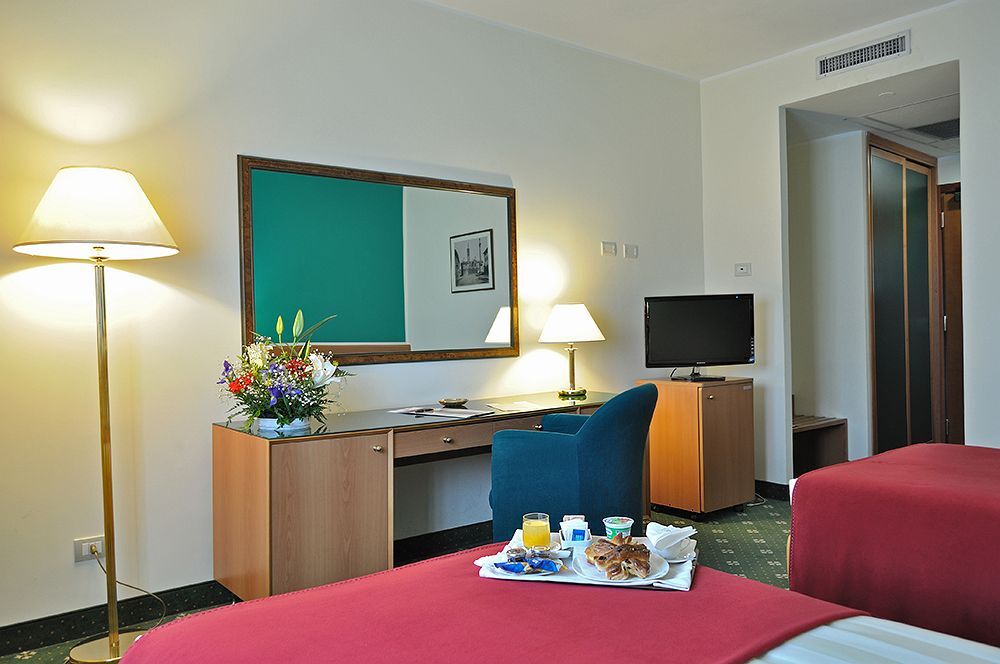 Bv Hotel Oly Рим Екстер'єр фото