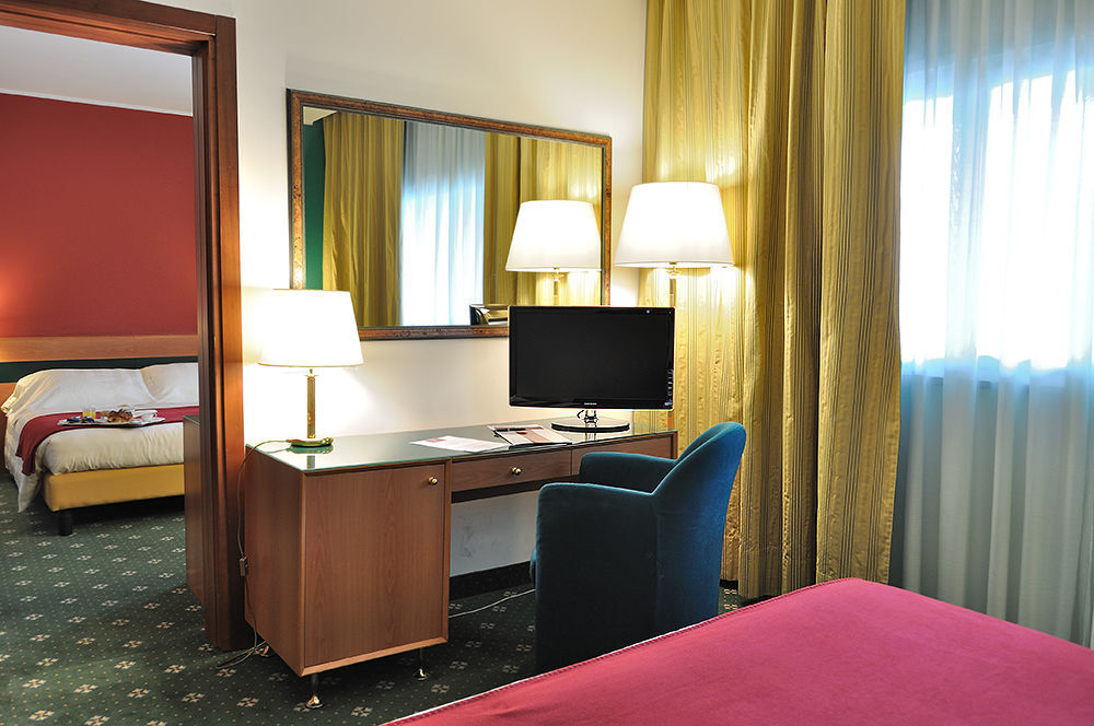 Bv Hotel Oly Рим Екстер'єр фото